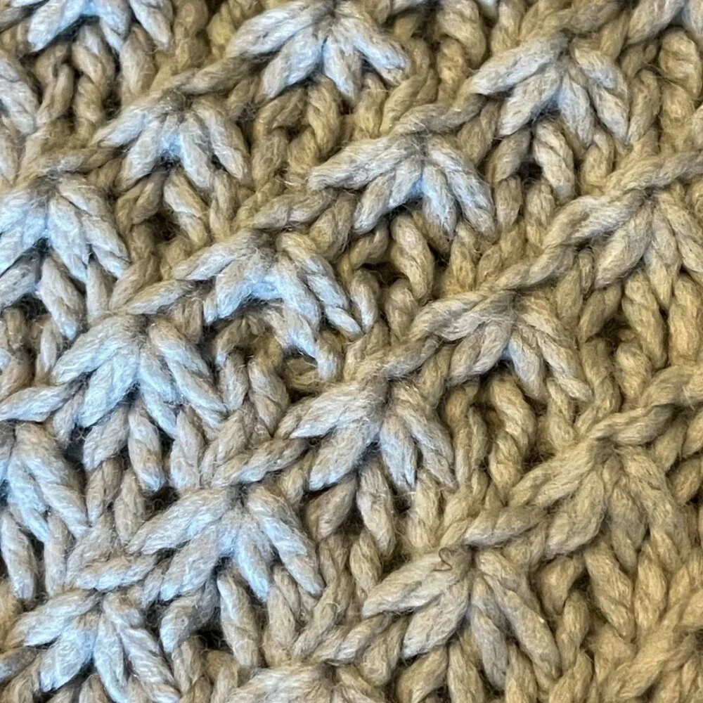 Ann Taylor Chunky Knit gray Scarf  Fringe Design wool cozy scarf fall‎ accessory
